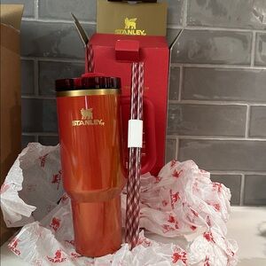 NIB Stanley Scarlet Tinsel Holiday Quencher Tumbler 40 oz